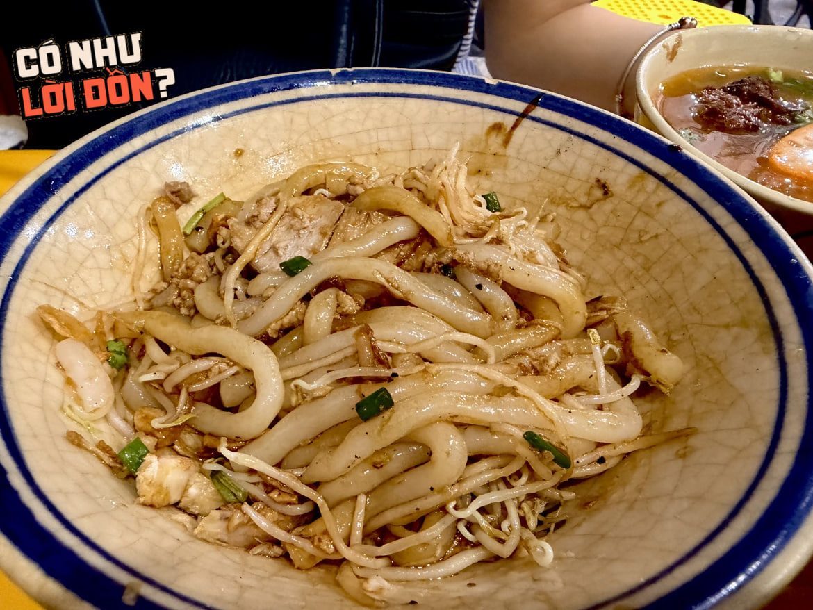 Thử bánh canh cua trộn khô tại Phú Nhuận: Không chan nước nhưng vẫn hút khách nhờ phần sốt cua đặc biệt