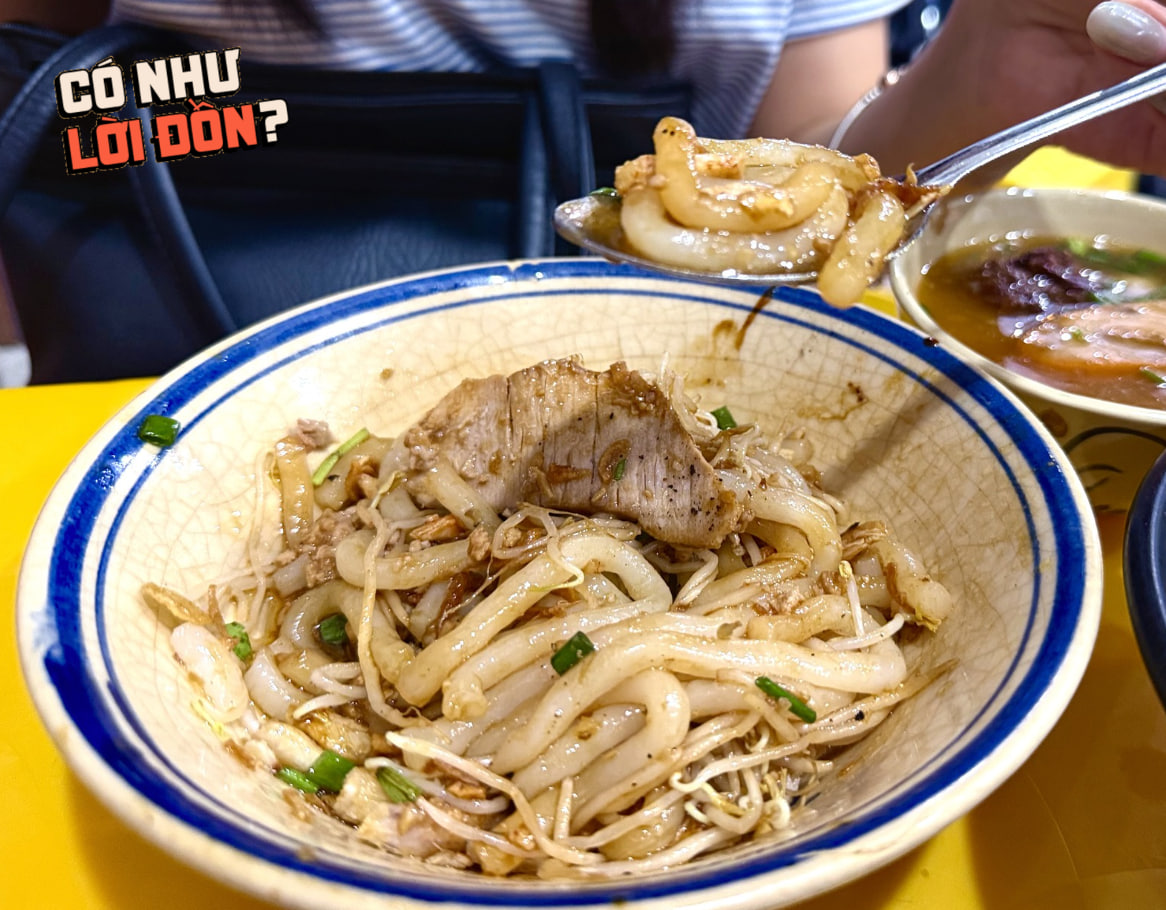 Thử bánh canh cua trộn khô tại Phú Nhuận: Không chan nước nhưng vẫn hút khách nhờ phần sốt cua đặc biệt