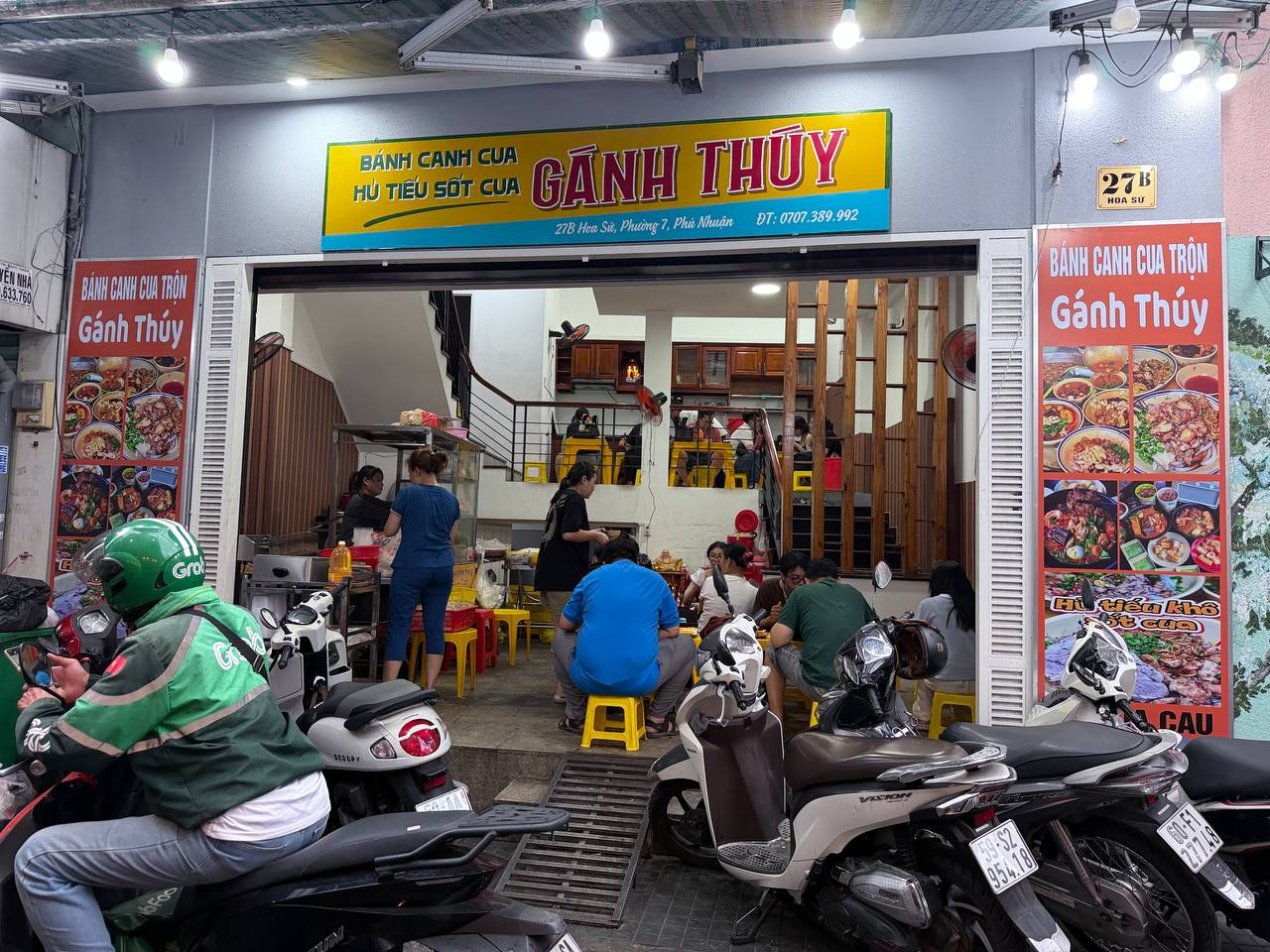 Thử bánh canh cua trộn khô tại Phú Nhuận: Không chan nước nhưng vẫn hút khách nhờ phần sốt cua đặc biệt