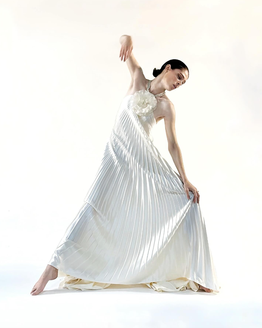  Siêu mẫu Coco Rocha diện thiết kế của Max.