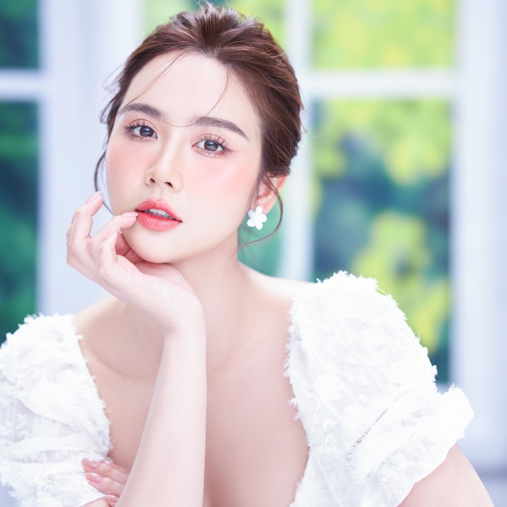 Mỹ nhân showbiz làm mẹ đơn thân, sống đời
