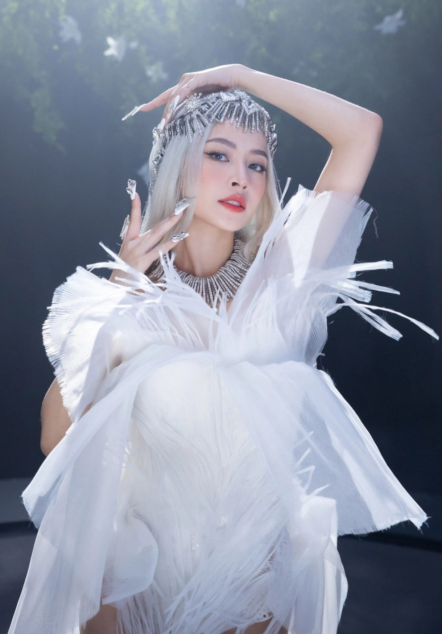 Cho đến hiện tại album của Chi Pu vẫn thường xuyên được nhắc lại trên các hội nhóm âm nhạc như những dự án “đẹp nhưng dang dở”