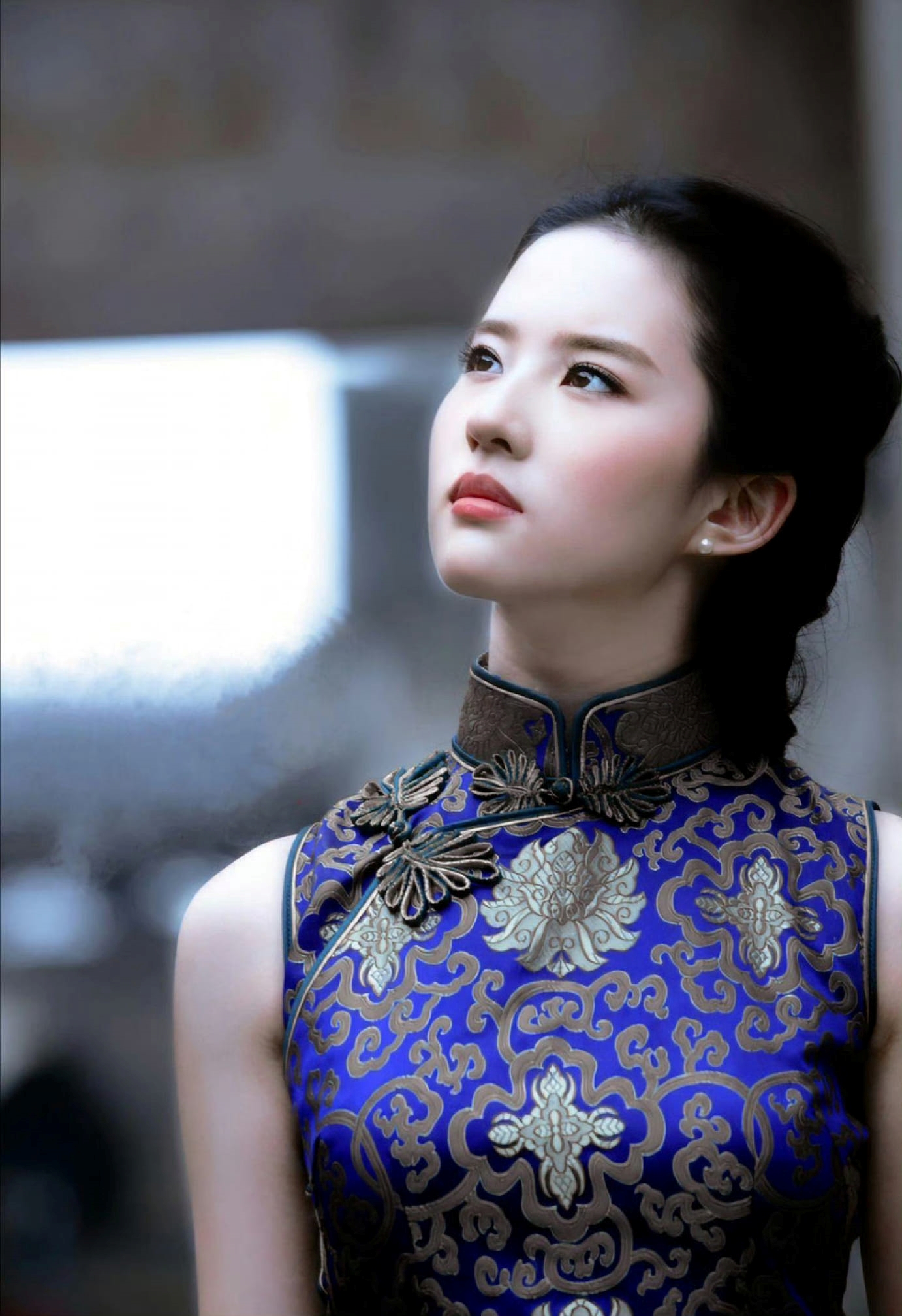 Lưu Diệc Phi khi đó mới 19 tuổi, nên đã từ chối vai diễn nặng ký này