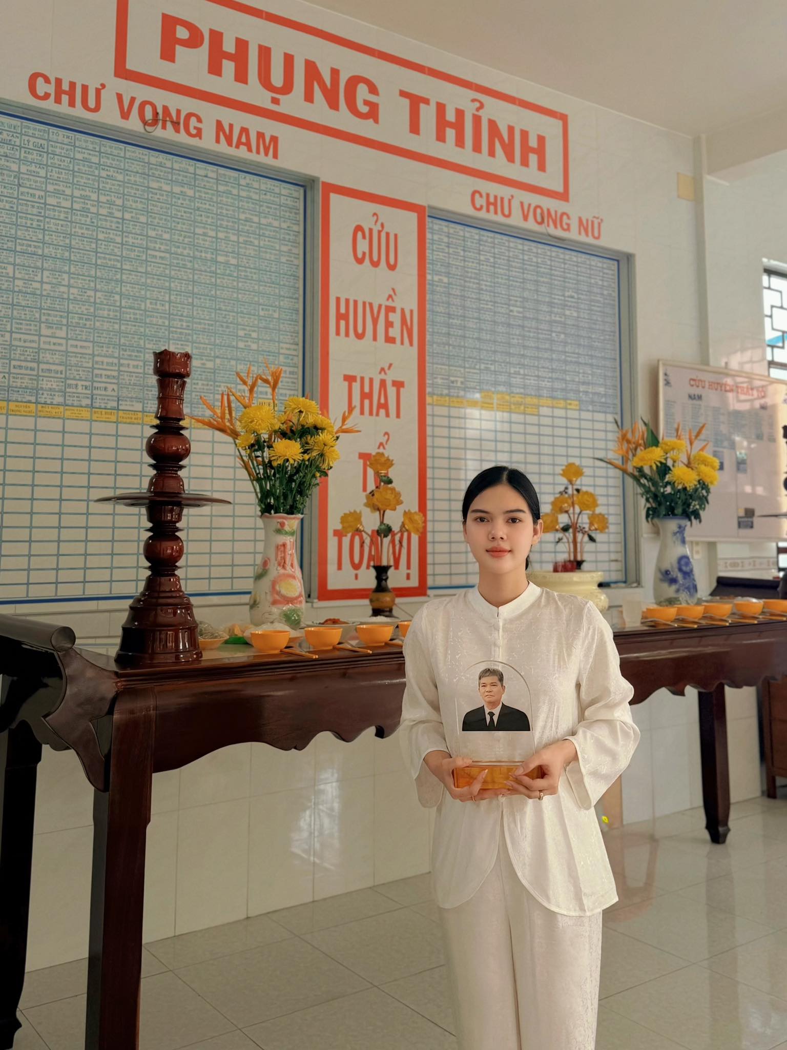 Ngọc Trinh gặp biến cố dồn dập