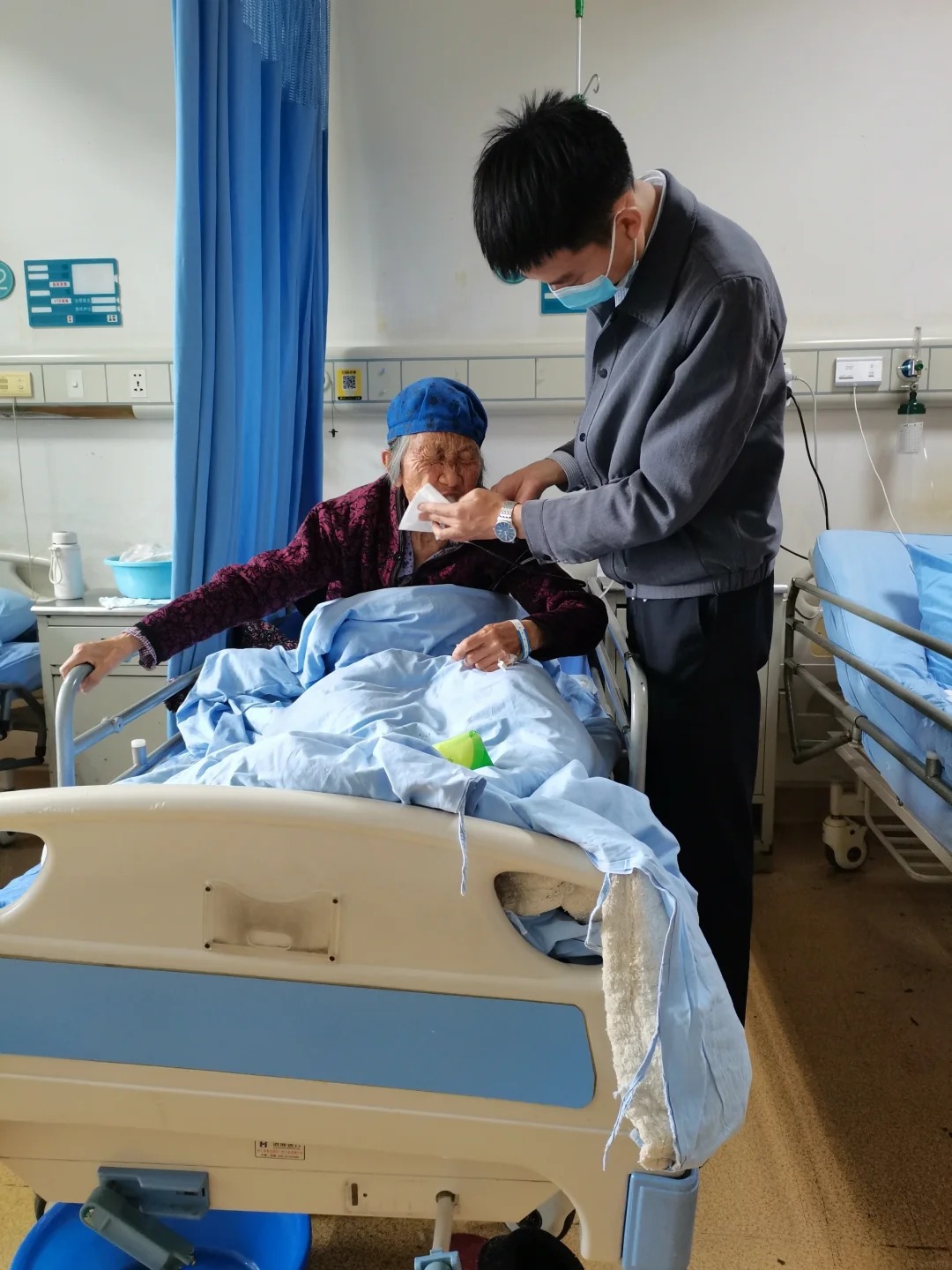 Nở rộ dịch vụ “thuê con cái” ở Trung Quốc, giá gần 700 nghìn đồng/giờ: Người trẻ thất nghiệp đổ xô đăng ký