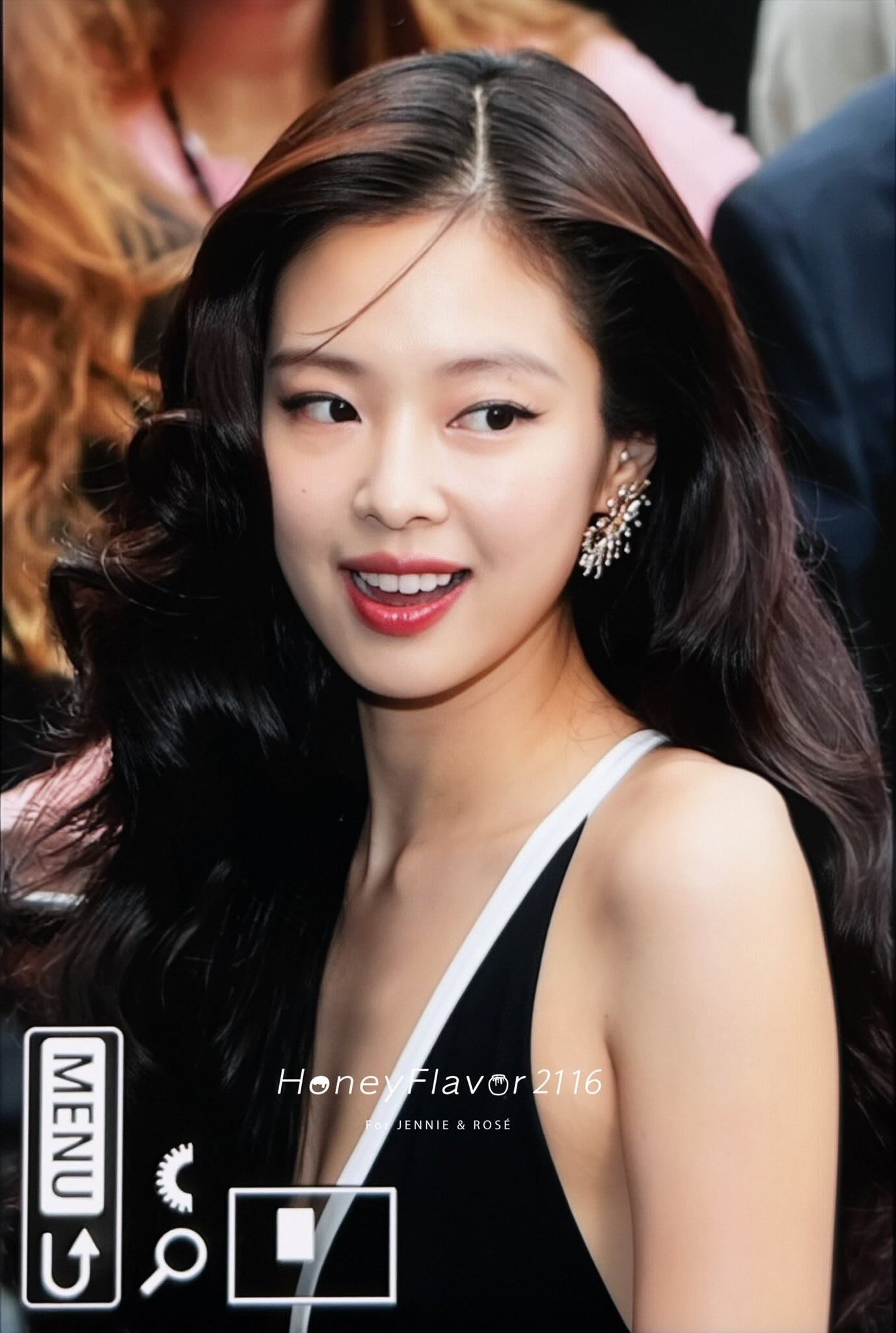 Hình ảnh chưa chỉnh sửa, chân thực được fansite Jennie đăng tải gây sốt khắp cõi mạng. (Ảnh:X)