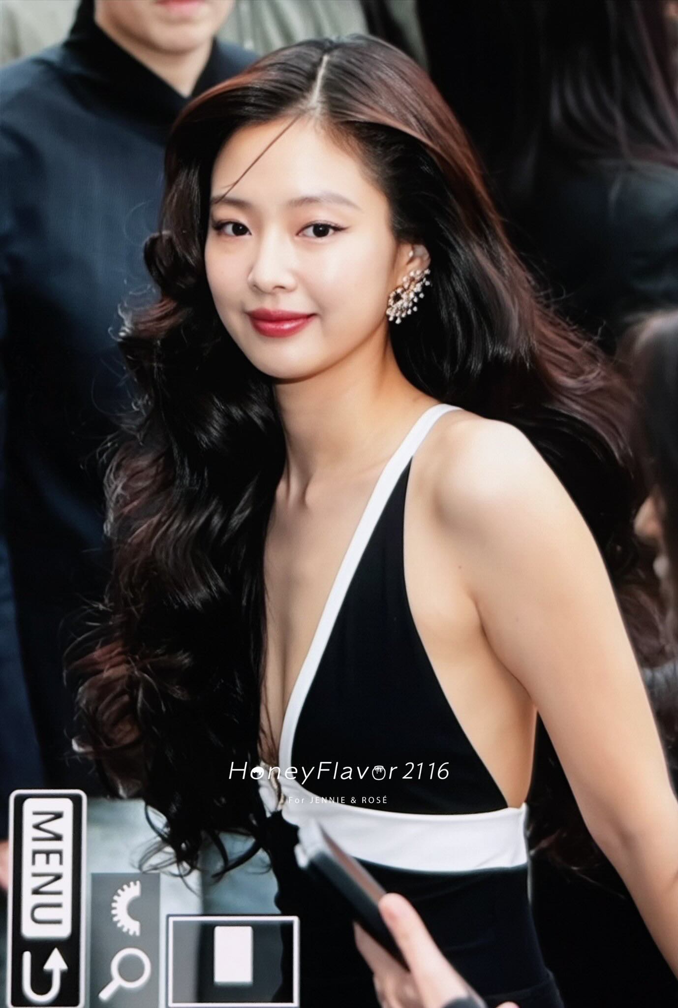 2 thứ về Jennie bị soi mạnh: Ảnh cận không chỉnh sửa và thái độ với G-Dragon