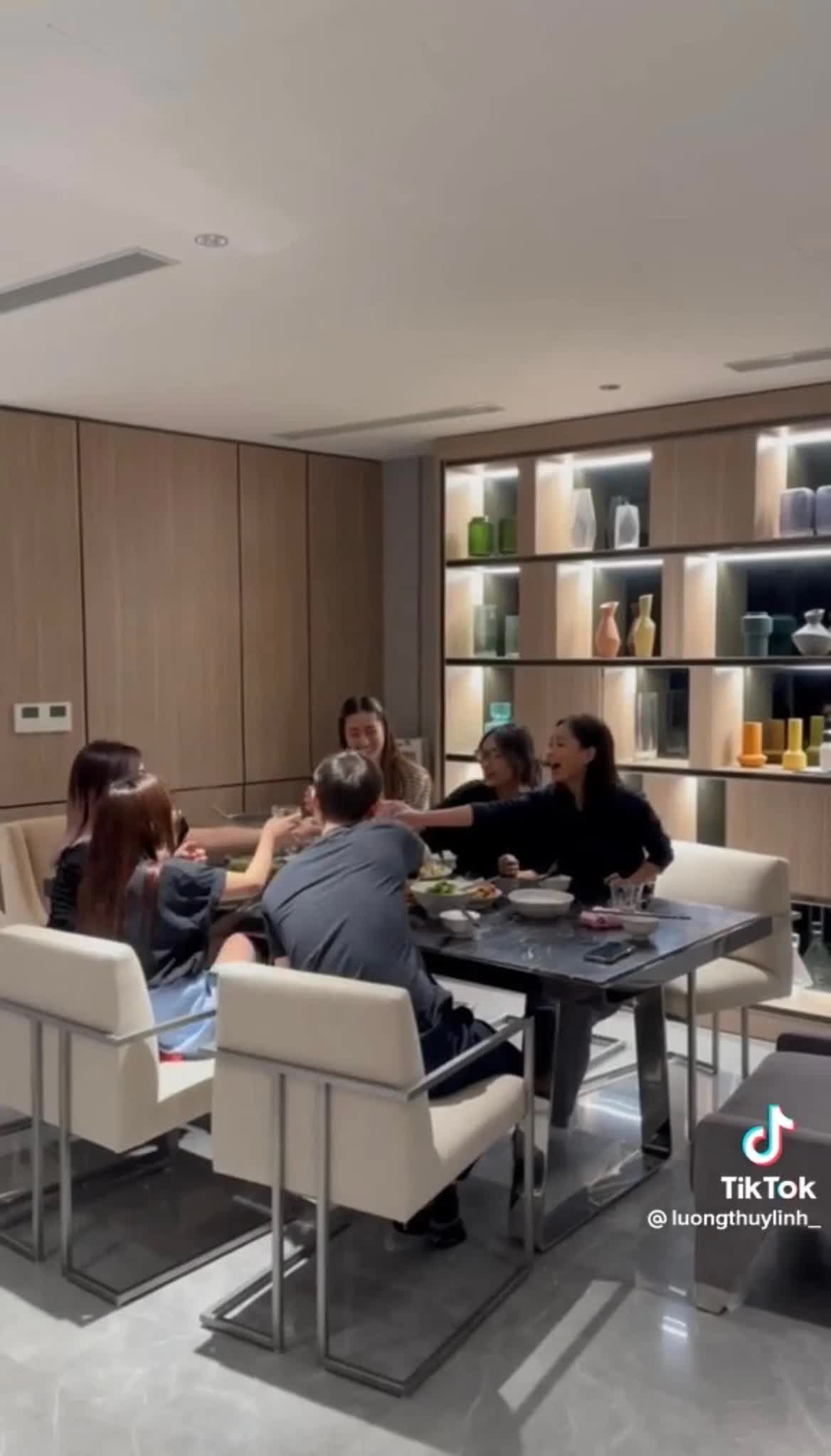 Mỹ nhân showbiz