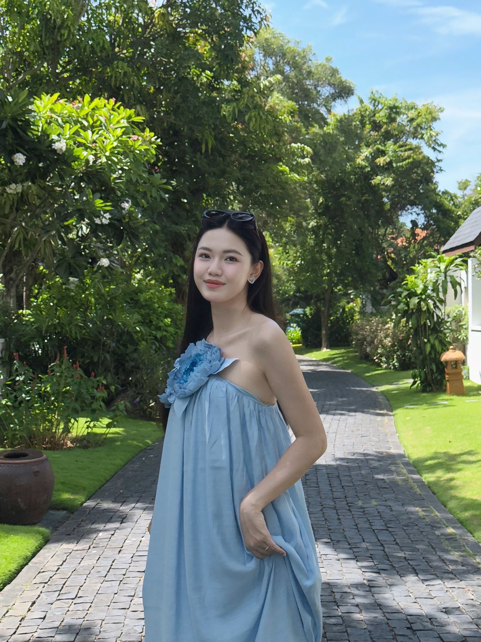 Mỹ nhân showbiz cưới đại gia hơn 16 tuổi: Ở biệt thự trắng xa hoa giữa Hà thành, sinh 2 quý tử cho gia tộc