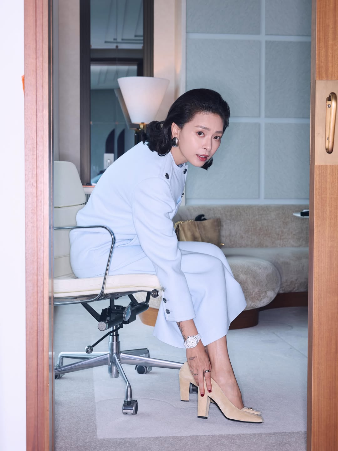 Tiếc cho Ngô Thanh Vân, ngồi ghế đầu show Chanel với toàn sao hot nhưng tạo hình bị nói 