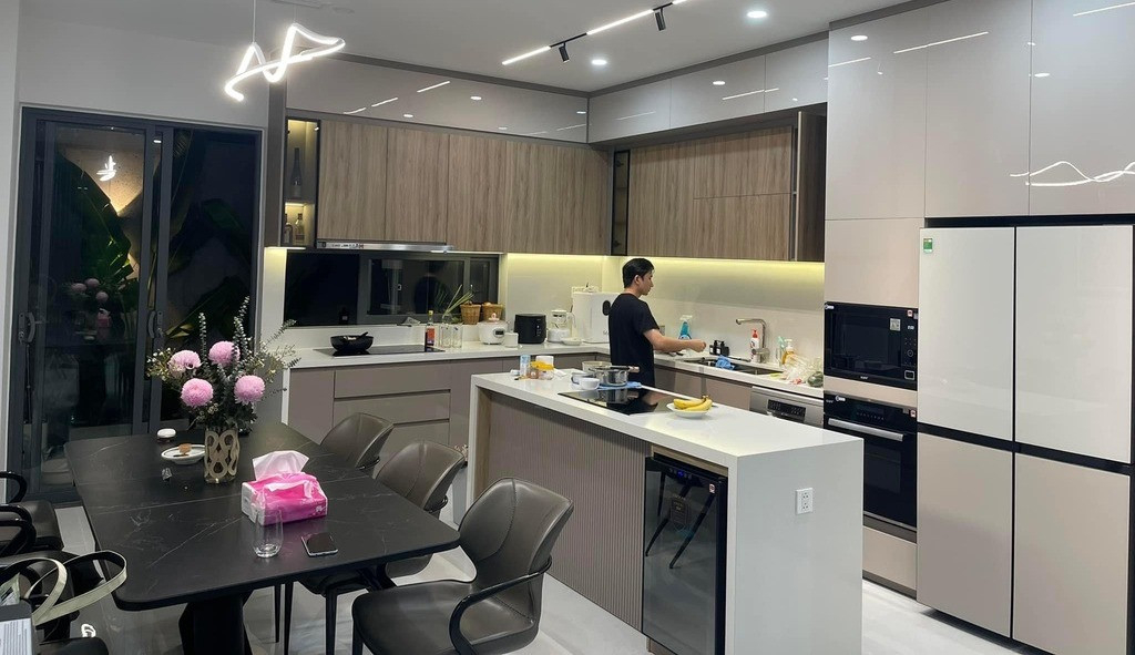 Không gian bếp thoáng đãng, thuận tiện cho sinh hoạt