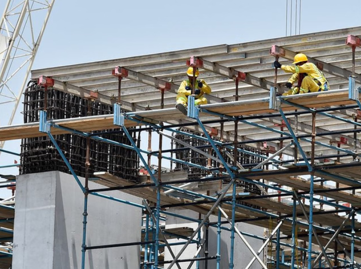Quốc gia cấm người lao động làm việc ngoài trời giữa trưa để tránh nắng nóng