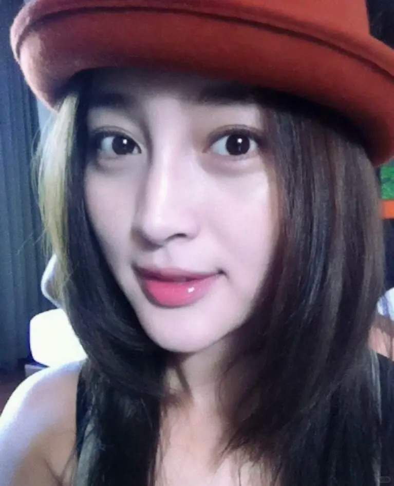 Can Đình Đình từng là nữ hoàng quảng cáo của showbiz Trung Quốc. Ảnh: Weibo. 