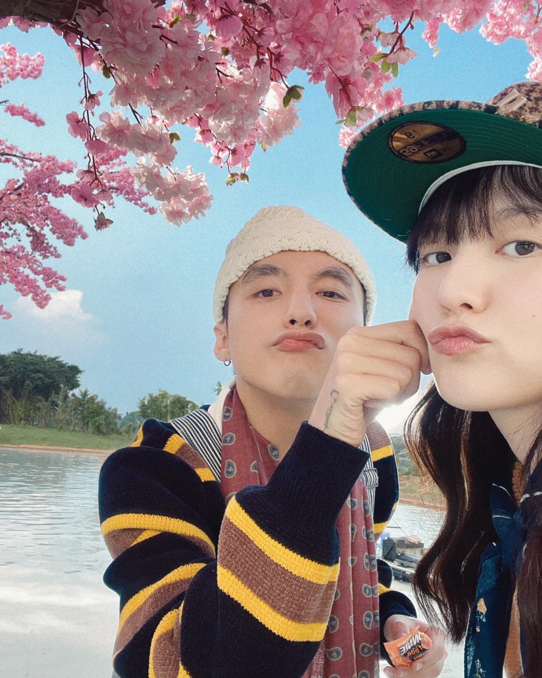 Nhiều cư dân mạng nhận xét Chủ tịch và Nàng thơ có nhiều nét tương đồng về phong cách. 