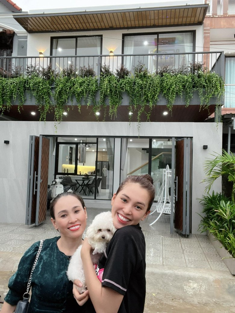 Mỹ nhân showbiz 23 tuổi