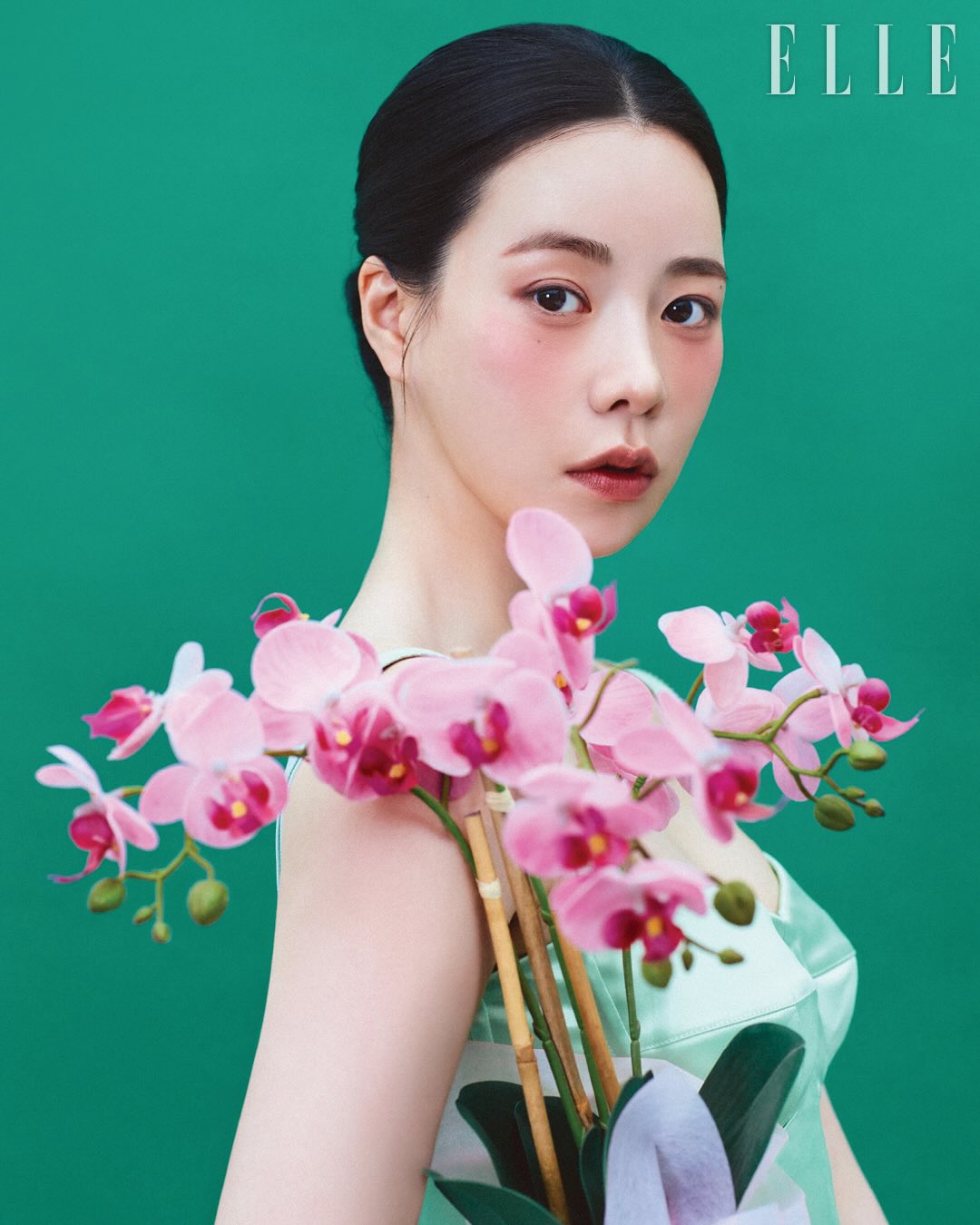 Ác nữ xứ Hàn và Jisoo lọt chung khung hình, bàn cân nhan sắc bỗng khó quyết định