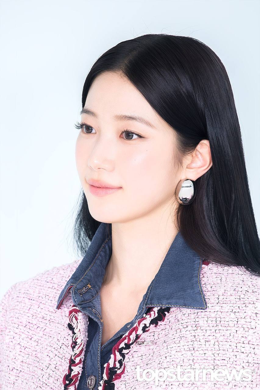 Tạo hình của Kazuha tại show Chanel gây ấn tượng với giới mộ điệu. (Ảnh: Instagram)