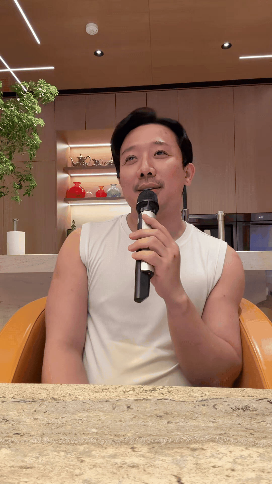 Clip 144 giây khiến cả cõi mạng 'ngại giùm' Trấn Thành
