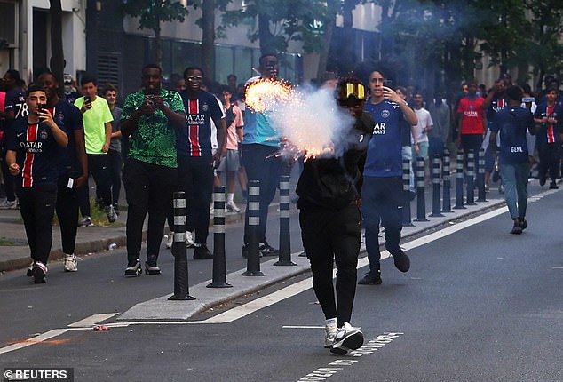 Bạo loạn bùng phát tại Paris khi diễn ra trận chung kết Champions League, đường phố hoàn toàn hỗn loạn