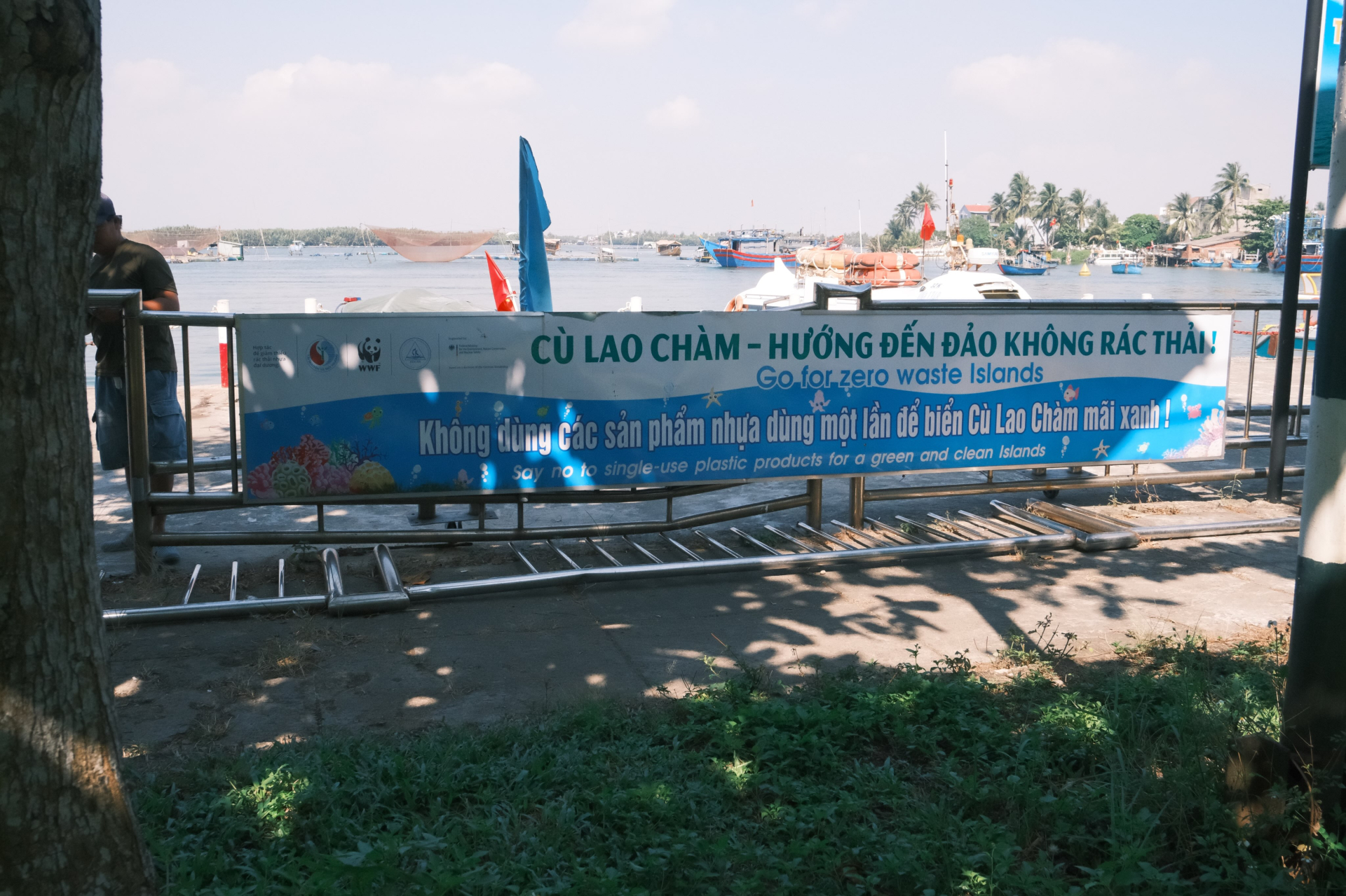 Sau khi được UNESCO công nhận là Khu Dự trữ sinh quyển thế giới vào năm 2009, Cù Lao Chàm đã phát động chiến dịch “Nói không với túi nilon”. Ảnh: ina.ween