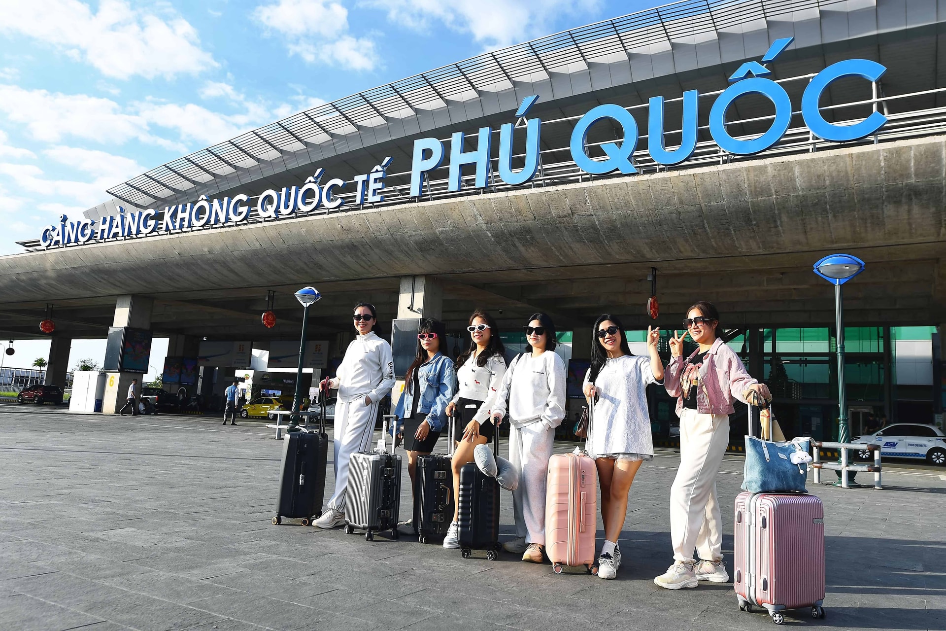 Cục Quản lý xuất nhập cảnh triển khai yêu cầu bắt buộc đối với tất cả hành khách nhập cảnh tại Cảng hàng không quốc tế Phú Quốc phải thực hiện khai báo thông tin trực tuyến từ ngày 1/6/2026.