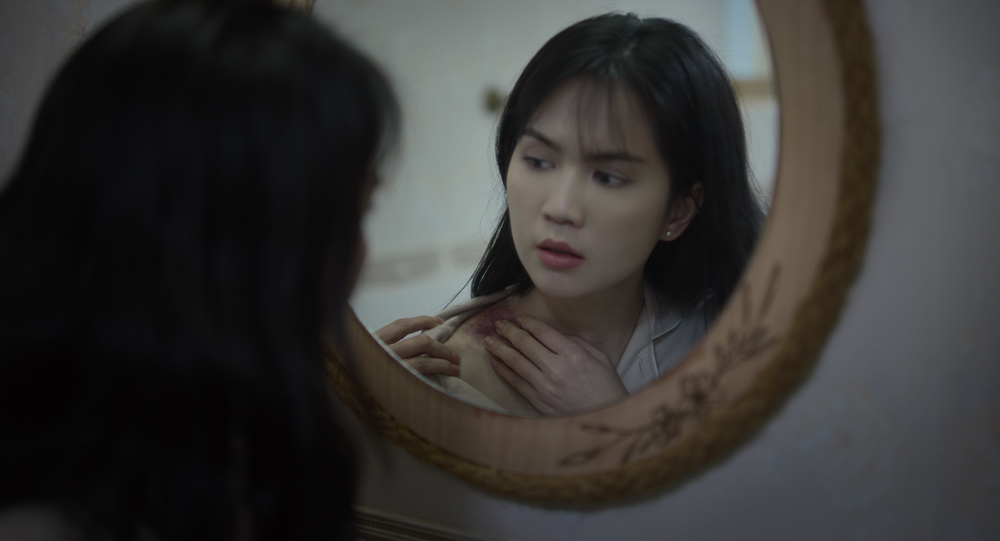 Phim của Ngọc Trinh không bán được vé nào trong ngày
