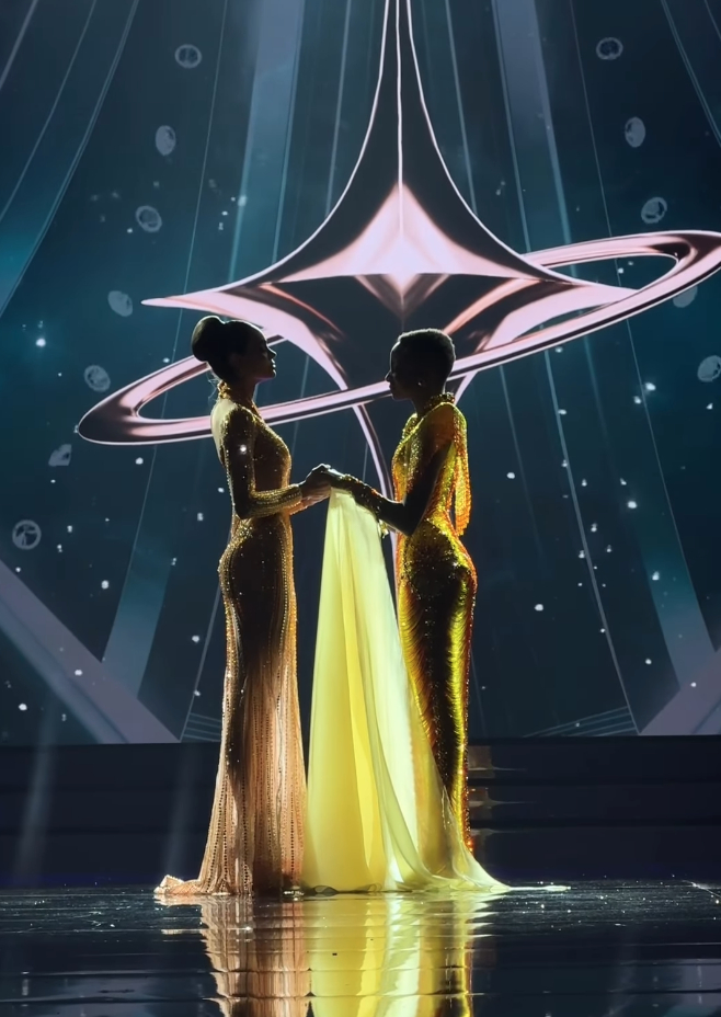   Đêm chung kết MGI All Stars 2026, Faith Maria Porter lần lượt vượt qua nhiều ứng viên mạnh để tiến vào Top 10, Top 5 rồi Top 2 chung cuộc. Dù không thể chạm tay vào chiếc vương miện cuối cùng, cô vẫn khép lại hành trình bằng danh hiệu Á hậu 1, thành tích mà nhiều người cho rằng hoàn toàn xứng đáng với những gì cô đã thể hiện.  