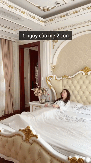 Góc phòng ngủ của Hạnh Xuka