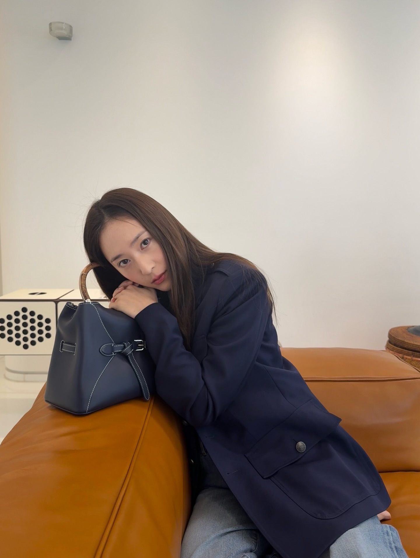 Đối thủ của Kim Ji Won ngồi uống nước cũng sang, 17 năm khí chất người giàu chưa bao giờ giảm