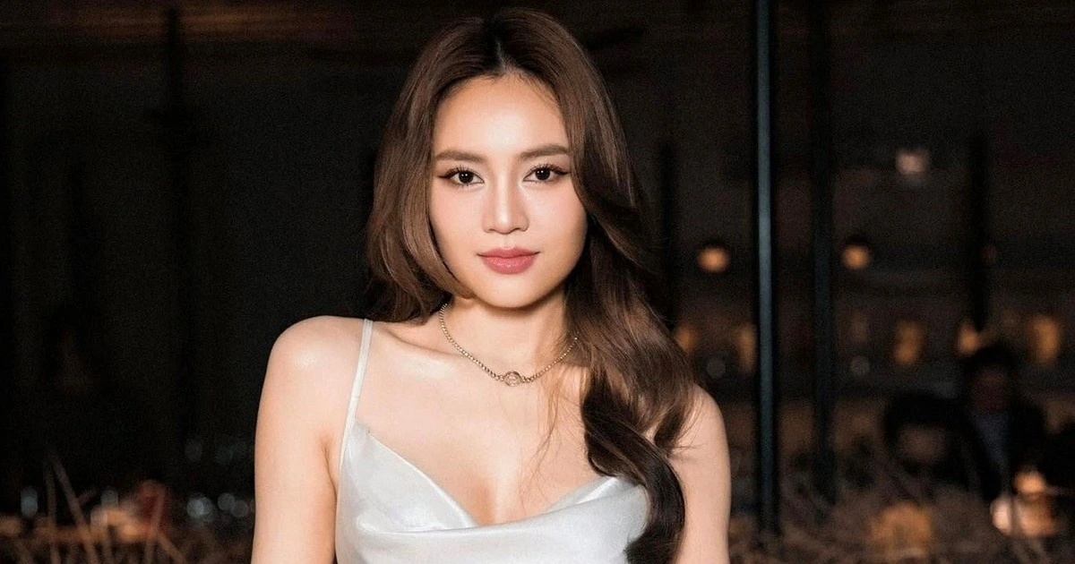 Ngọc nữ showbiz U40 vẫn đẹp như tượng tạc, cứ đi biển là có ảnh triệu like
