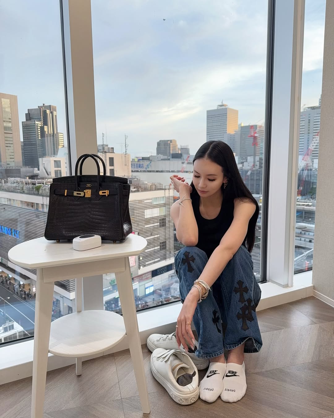 Tuy giàu có nhưng Kim Lim lận đận trong đường tình duyên.