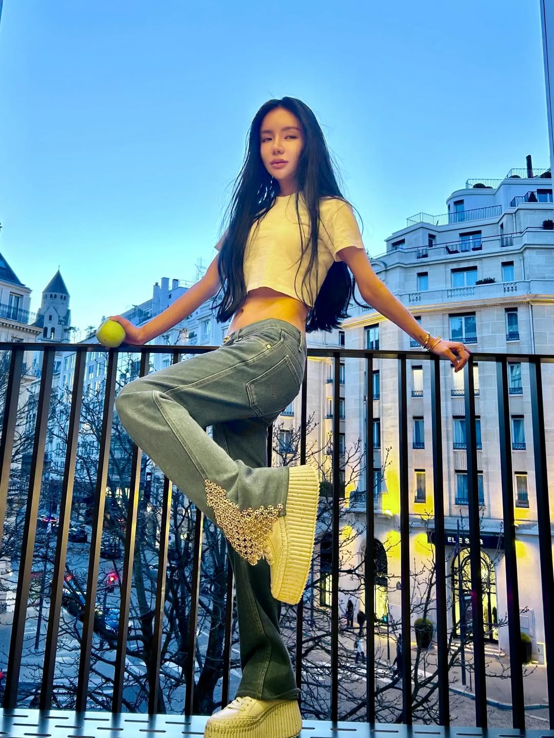 K.L - “Richkid số 1 Châu Á”, bạn thân Ronaldo nổi từ 10 năm trước: 2 lần ly hôn, gương mặt từng xinh nhất giờ lạ lắm!