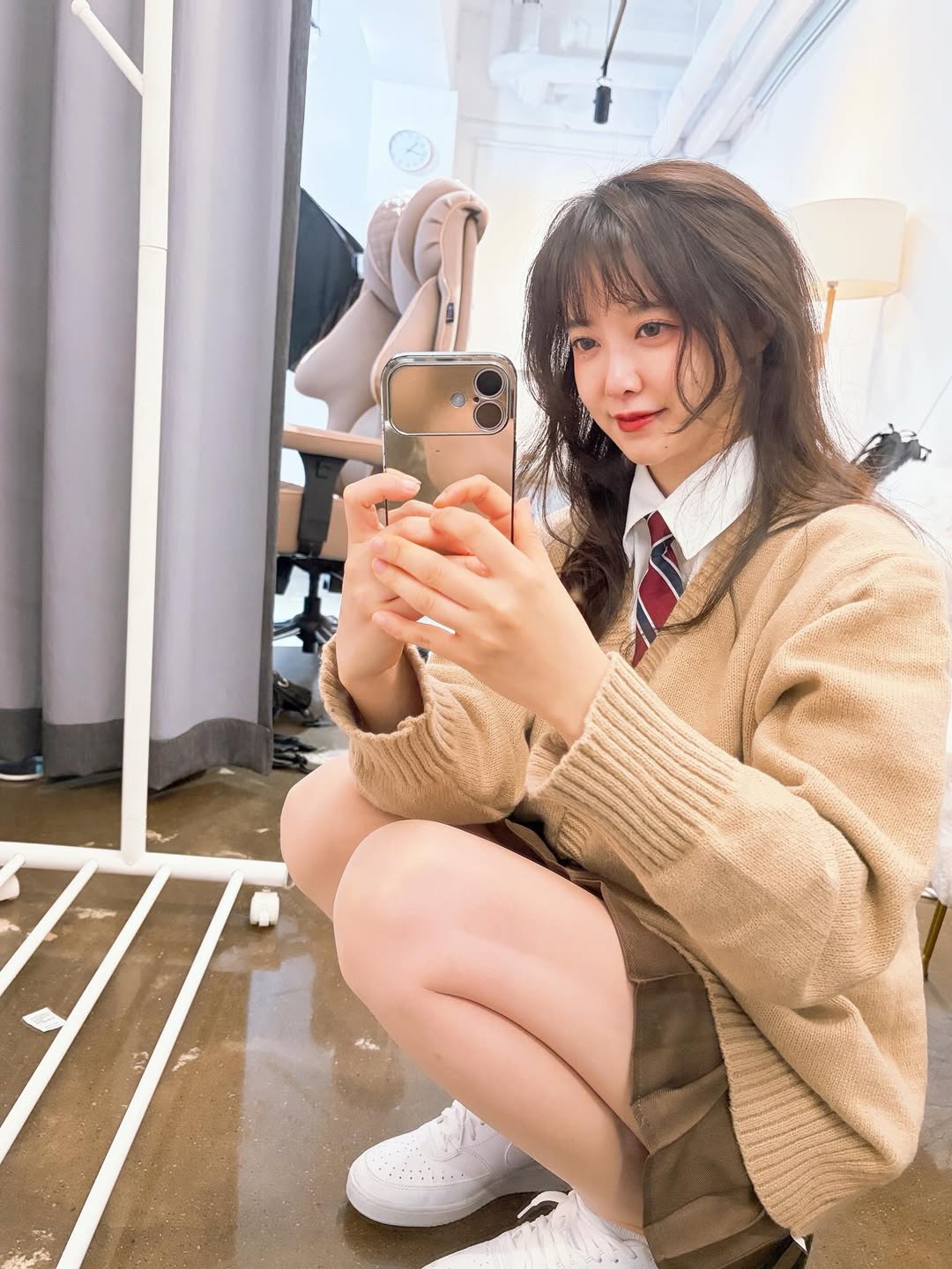 Nữ minh tinh còn khiến công chúng khó lòng rời mắt trước diện mạo trẻ trung đáng ngưỡng mộ ở tuổi 42. Ảnh: IGNV