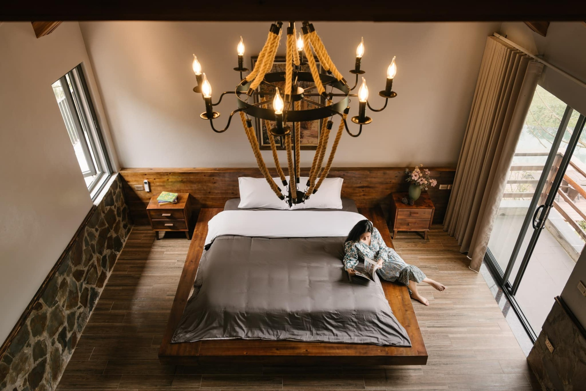 Sao nam hạng A cưới cô bạn thanh mai trúc mã: Mua đứt biệt thự rộng 4.000m², bước vào ngỡ đang ở resort cao cấp