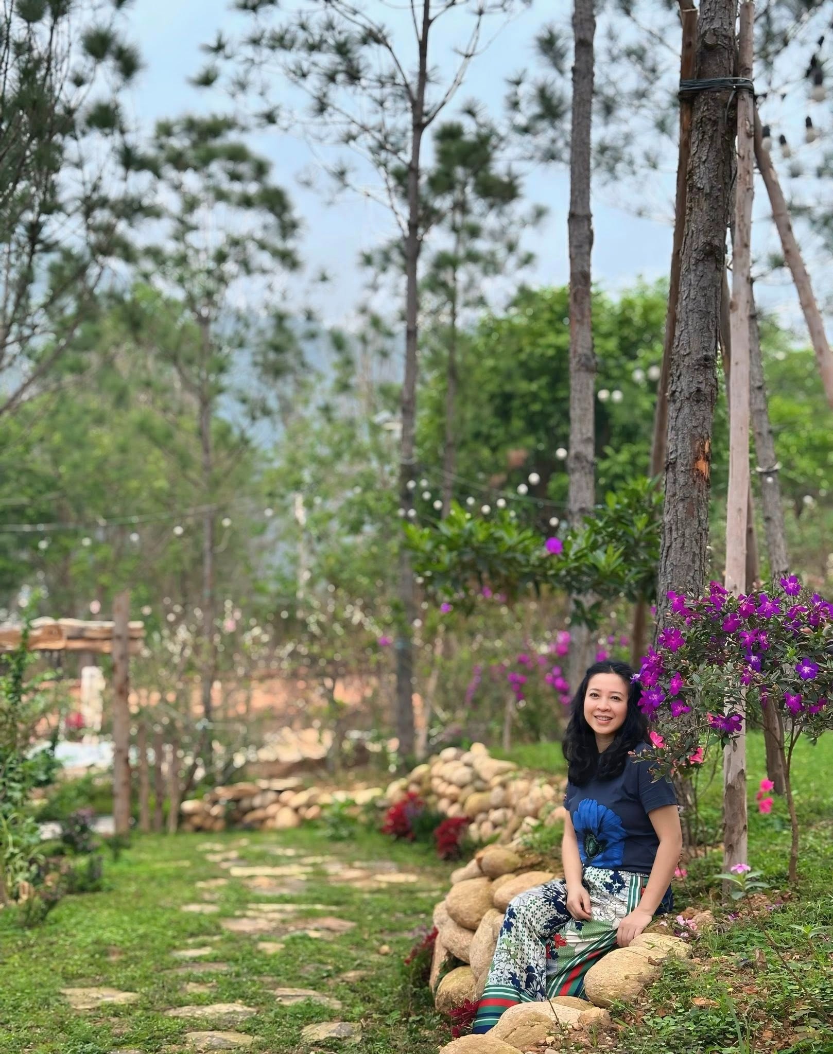 Sao nam hạng A cưới cô bạn thanh mai trúc mã: Mua đứt biệt thự rộng 4.000m², bước vào ngỡ đang ở resort cao cấp