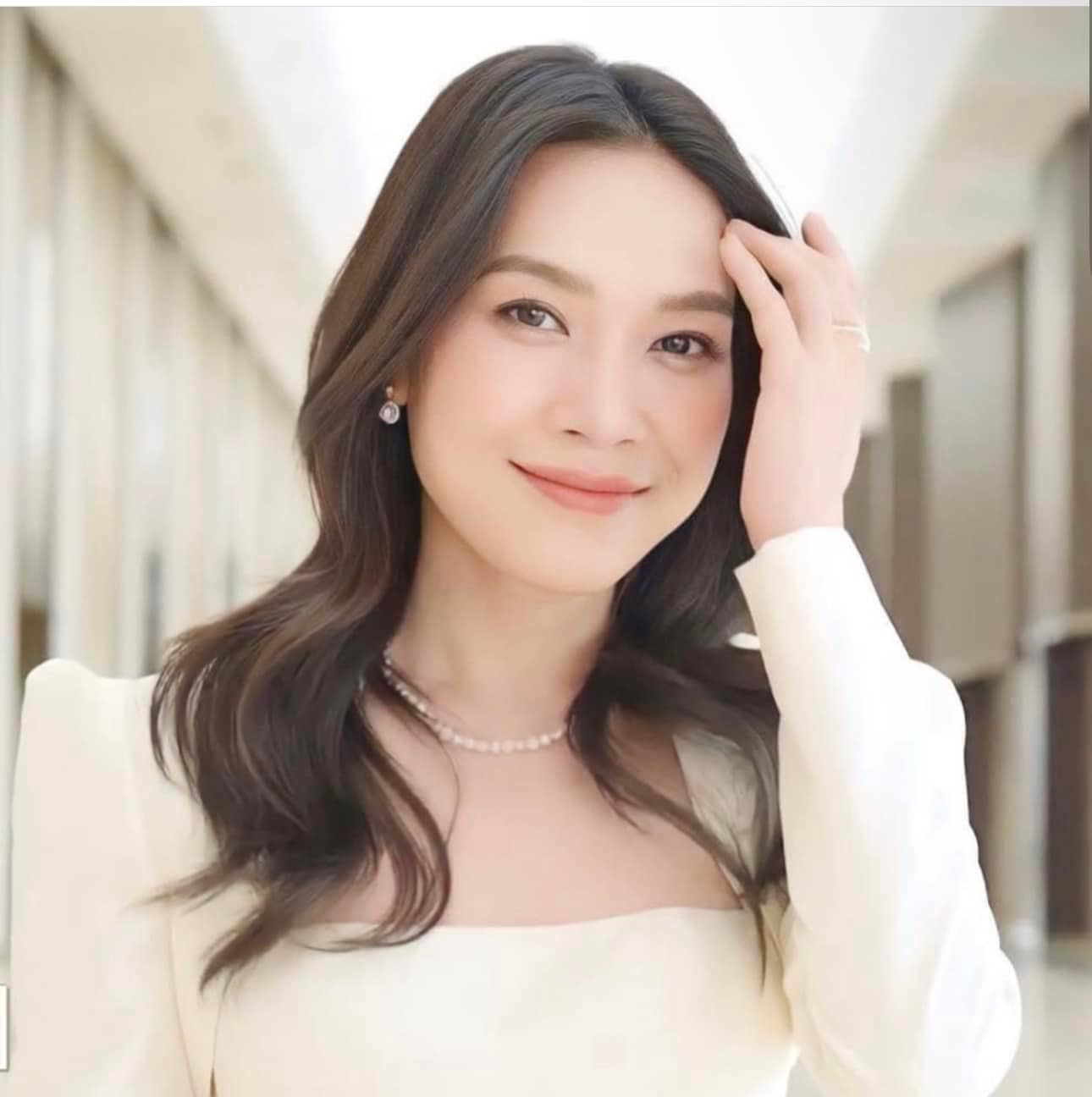 Showbiz có 1 ngôi sao hạng S 45 tuổi vẫn chưa lấy chồng: Sở hữu biệt phủ hoành tráng, góc nào cũng đẹp như bức tranh