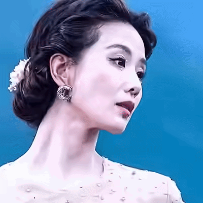 Tuy nhiên, nhan sắc thật trên thảm đỏ của Lưu Thi Thi lại làm công chúng sốc nặng. Ảnh: Weibo. 
