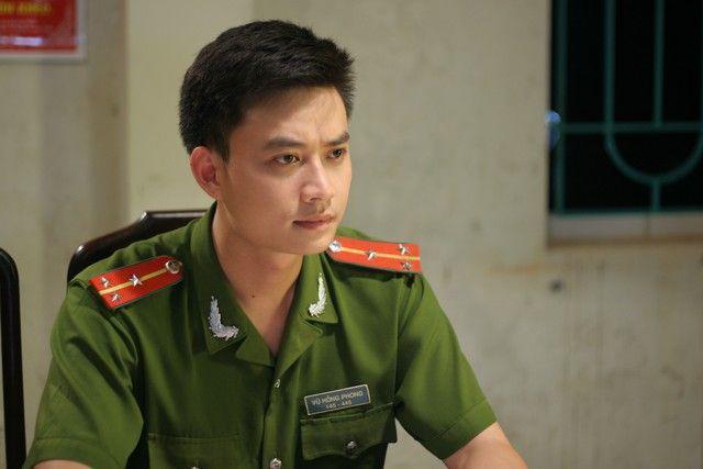 Hay trong Chạm Tay Vào Nỗi Nhớ cách đây 13 năm, dung mạo anh không có quá nhiều thay đổi