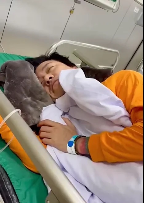   Nam ca sĩ thừa nhận bản thân có dấu hiệu của tự kỷ, trầm cảm nhẹ. Ảnh: FBNV  