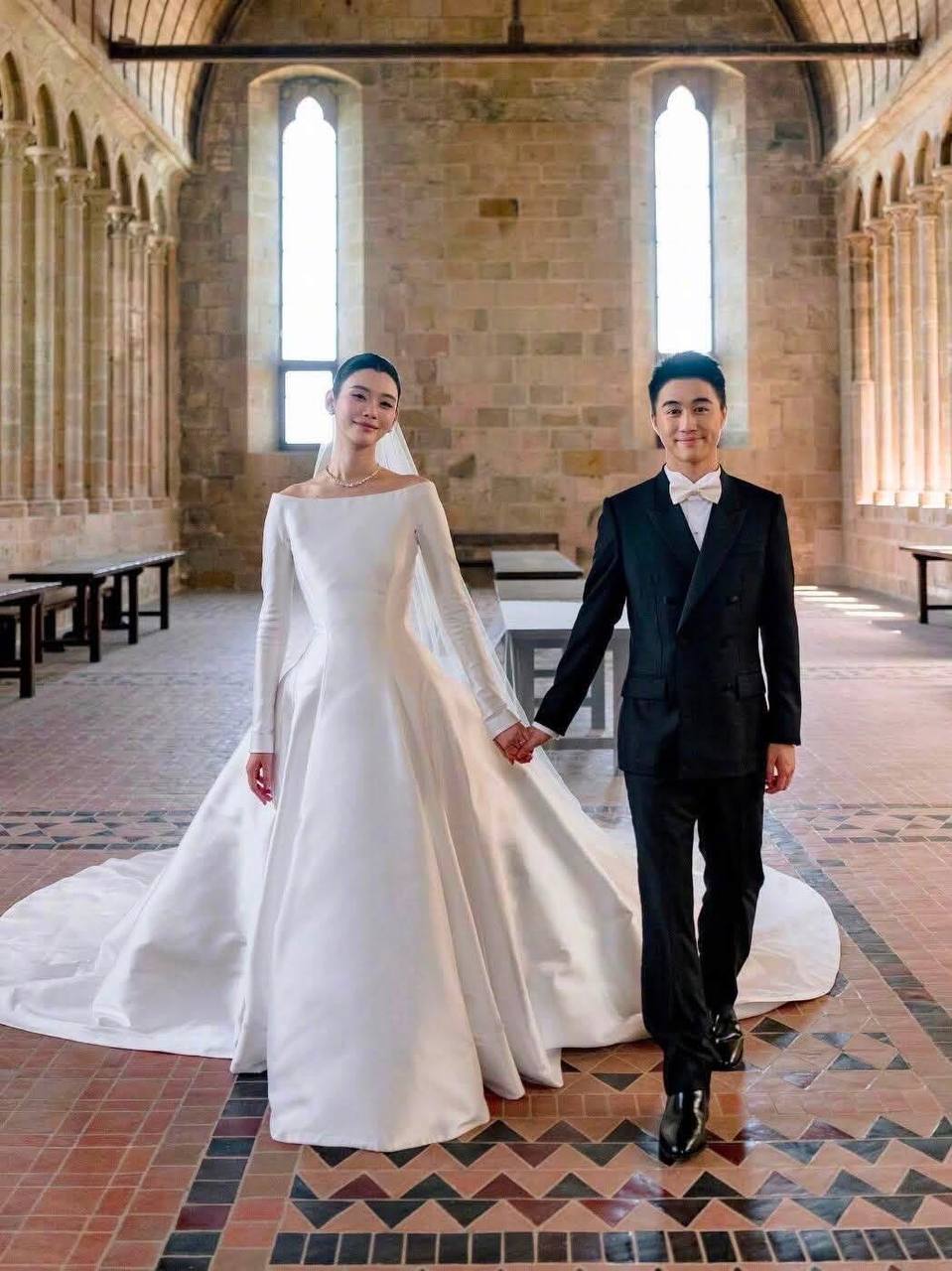 Đám cưới của nàng dâu gia tộc nghìn tỷ Hề Mộng Dao: 3 tạo hình đắt giá ngang cả một gia tài