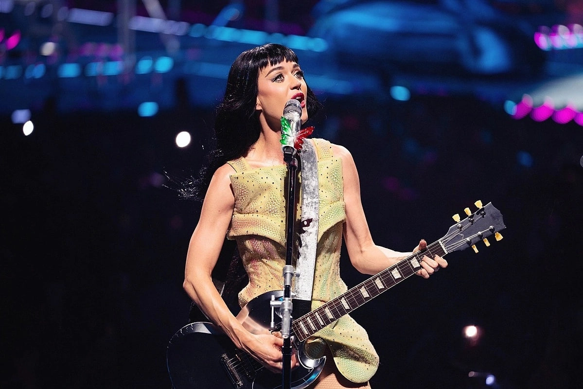 Sự xuất hiện của Katy Perry tại World Cup nhận về nhiều ý kiến tranh cãi 
