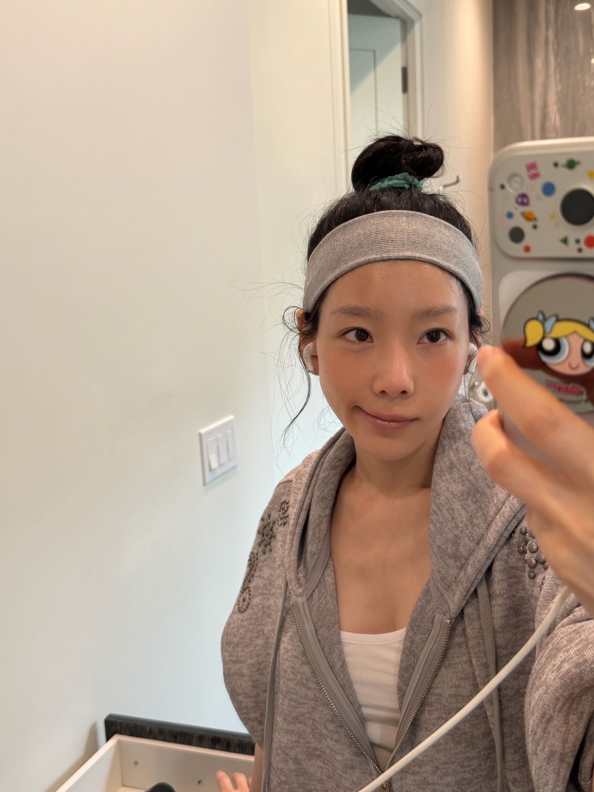 Nữ idol khoe mặt mộc không tì vết. (Ảnh: Instagram)