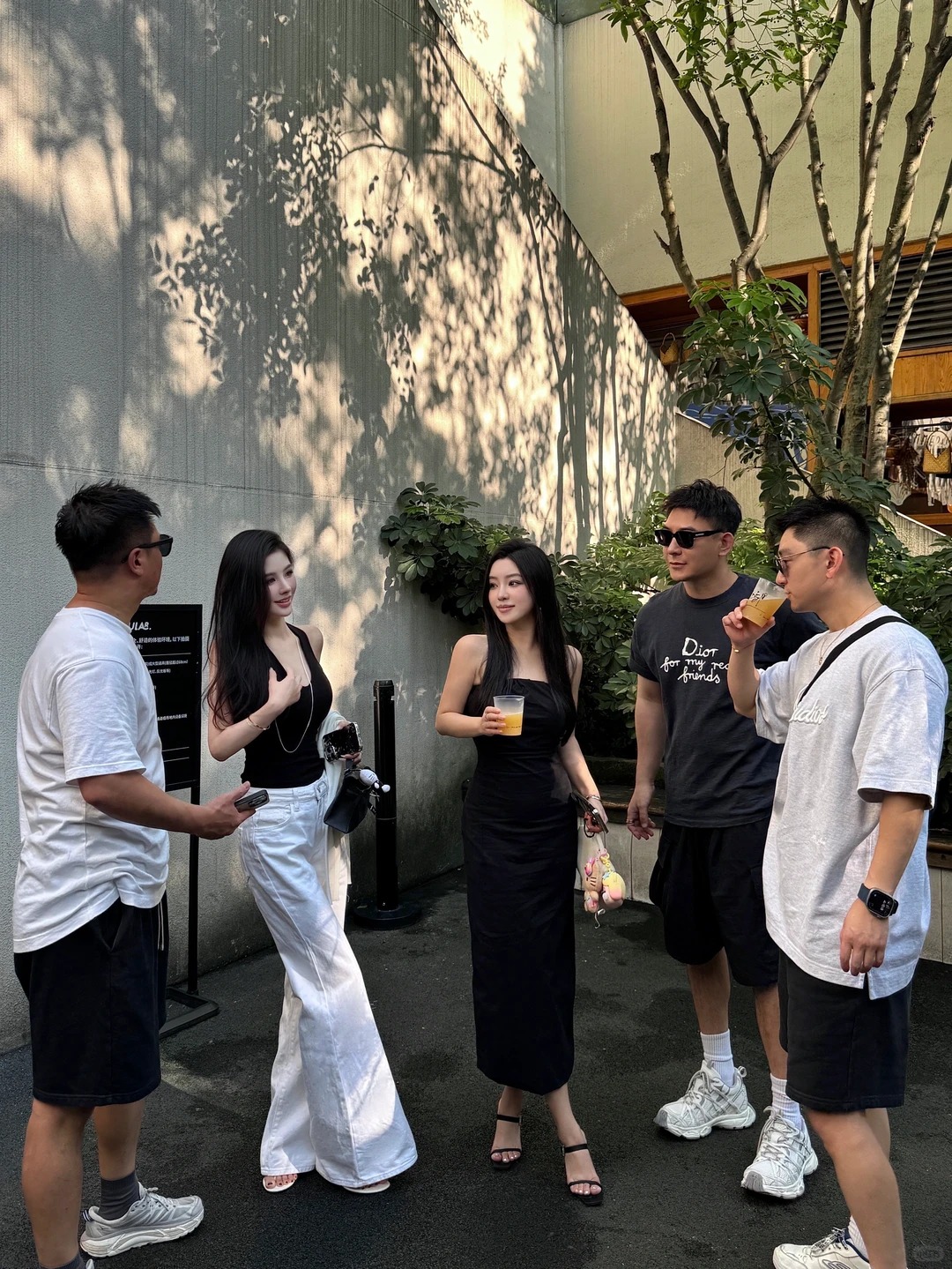Các vòng tròn mối quan hệ sau này, môi trường bạn sống phần lớn do bạn tự quyết định, định hướng. Ảnh minh họa.