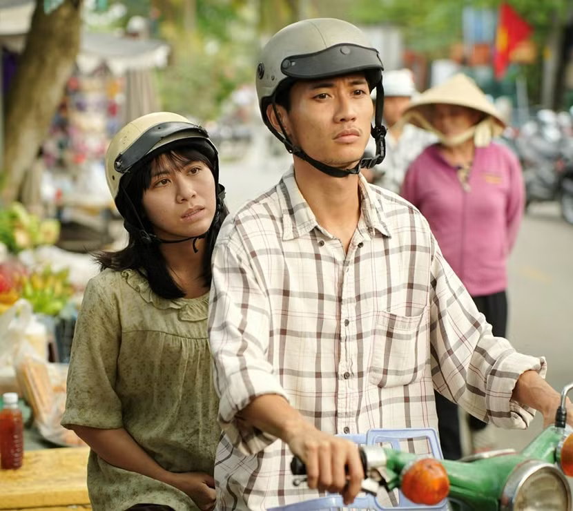 Nam thần đình đám đi làm phụ hồ không lương ở Sài Gòn, chỉ nặng 52kg khiến ai cũng choáng