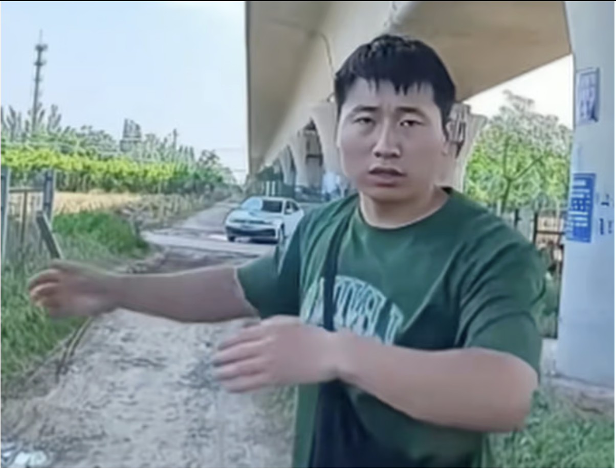 Chủ của chú chó nổi tiếng