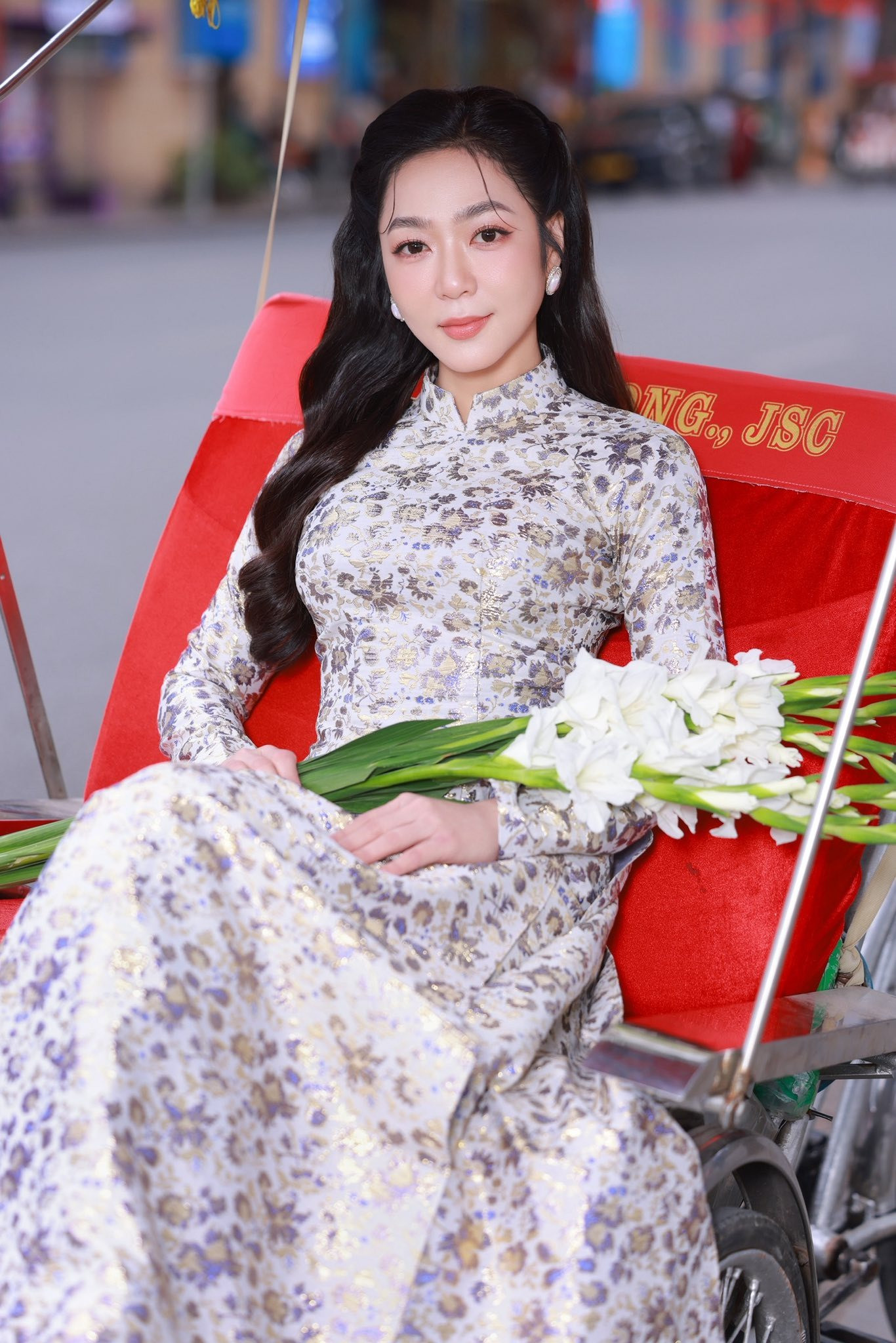 Hà Thanh Xuân tập trung vào công việc sau khi đường ai nấy đi với Thắng Koi. Ảnh: FBNV