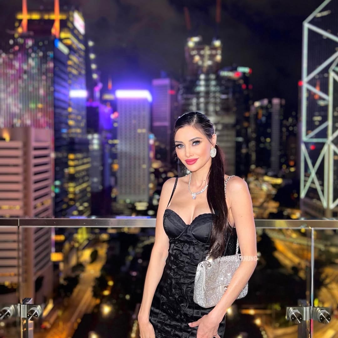 Phát hiện vợ 1 ông chủ lớn chơi với giới nghệ sĩ showbiz, mê sưu tầm kim cương trắng, cỡ siêu to: Lý do nghe “sặc mùi tiền”