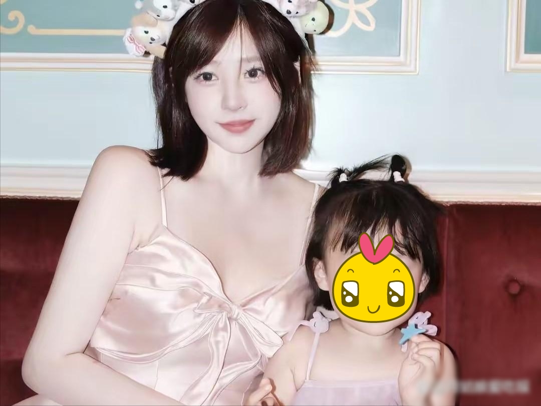 Cô và con gái 3 tuổi.