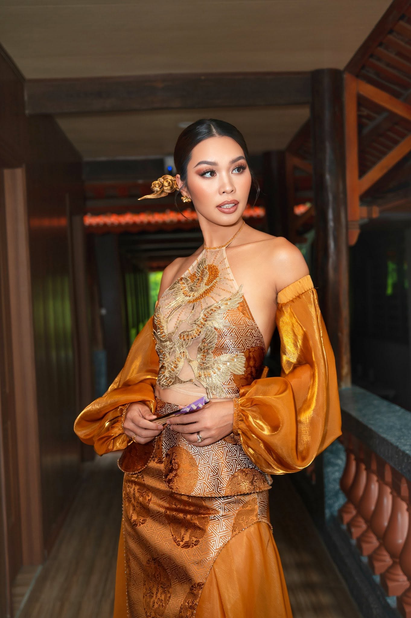   Cô lên tiếng chỉ trích những bình luận phán xét cho rằng người lớn tuổi bị lừa vì tham lam. Ảnh: FBNV  