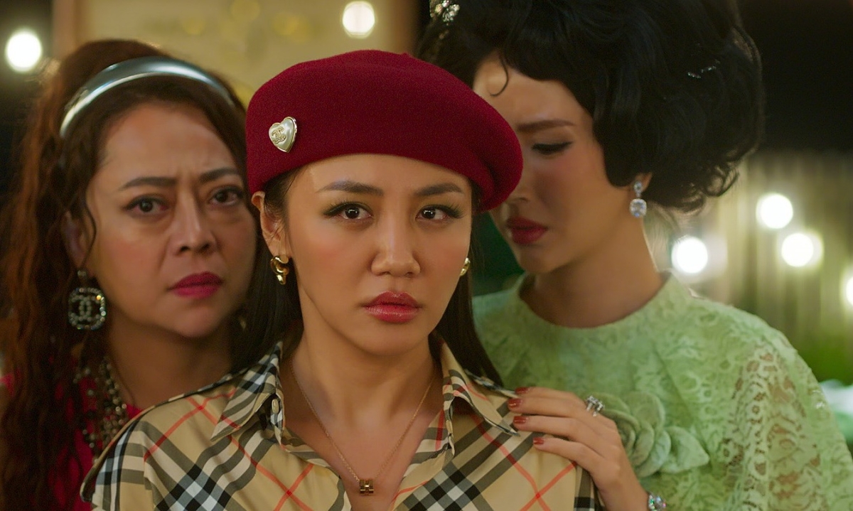 Phim của Trấn Thành vượt mặt loạt bom tấn Hollywood chiếm top 1 Netflix, lập kỷ lục chưa nghệ sĩ Việt nào làm được